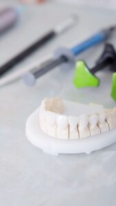 Безметалловые керамические коронки